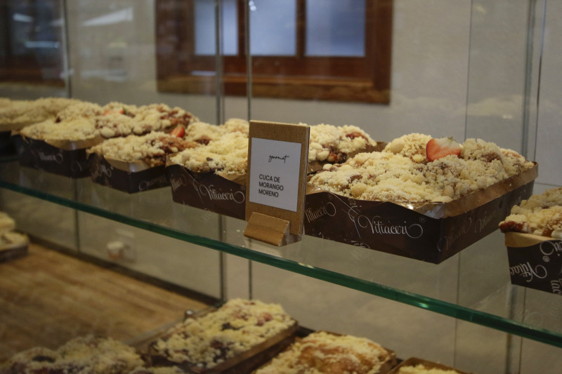 A cuca de uva &eacute; o carro-chefe do neg&oacute;cio, assim como os sabores de doce de leite e morango com chocolate Foto: THAYNA WEISSBACH/JC