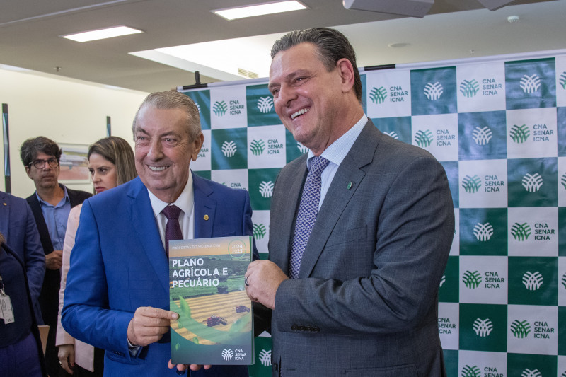 Documento com 10 pontos foi entregue a Carlos Fávaro por João Martins, em almoço na CNA