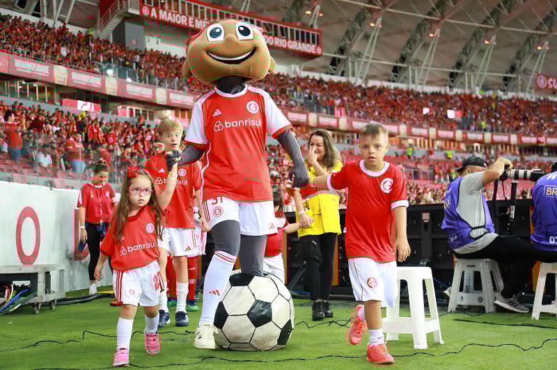 Inter retoma imagem do Saci com intérprete feminina