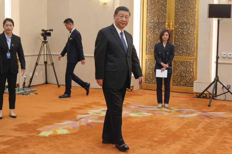Jinping visitar&aacute; Fran&ccedil;a, S&eacute;rvia e Hungria a partir do dia 5 de abril 