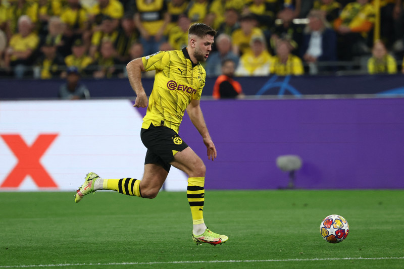 Borussia vence PSG por 1 a 0 e sai em vantagem na semifinal da Champions