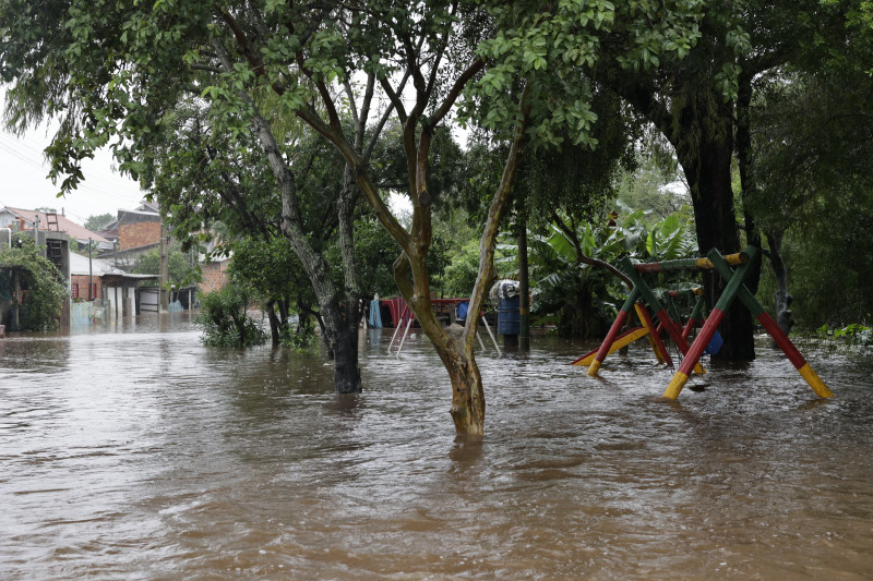 O bairro Arquipélago foi fortemente atingido pelas águas no mês passado