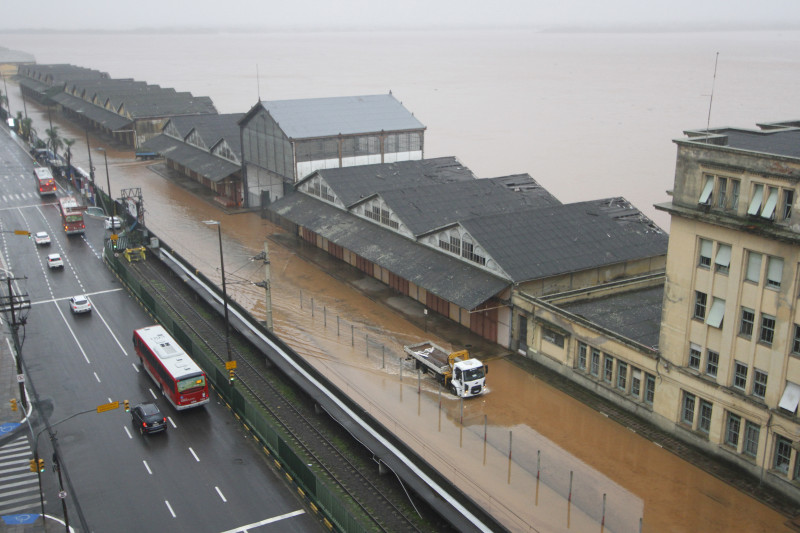 Profissionais avaliam que mecanismo deveria ter sofrido intervenções depois da última inundação