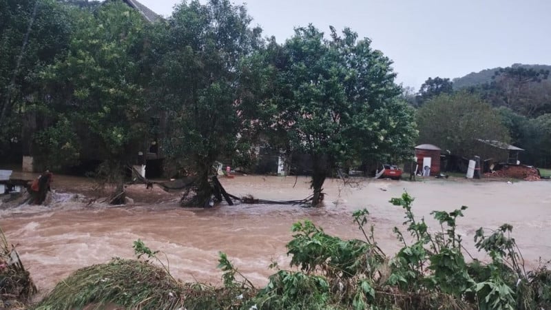 Caxias do Sul confirmou a primeira morte em razão das fortes chuvas que assolam o Estado