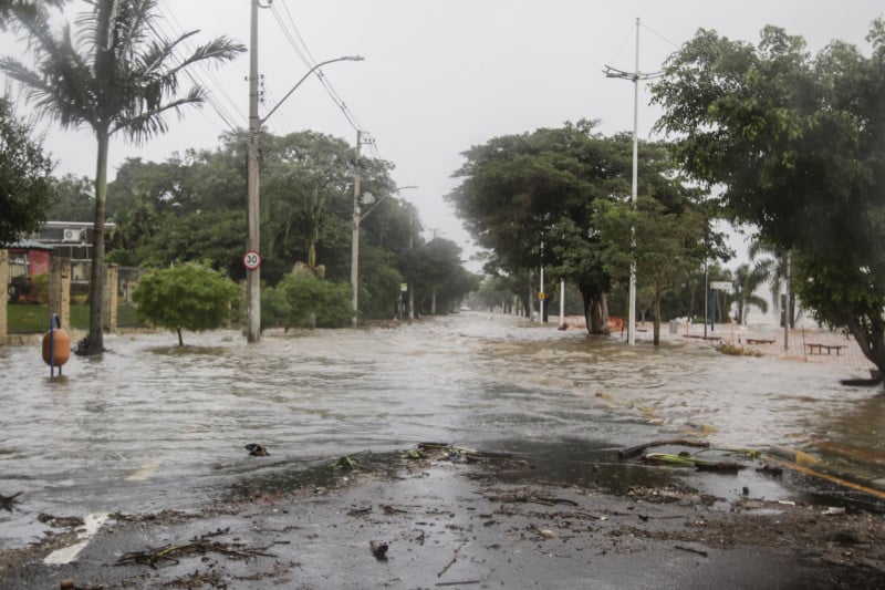 Resultados preliminares do IPH, que analisa água da enchente, serão divulgados na próxima semana 