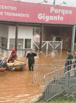 Inter resgata de barco material do Centro de Treinamento