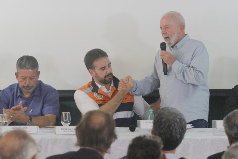 Lula deve anunciar auxílio financeiro às pessoas atingidas no RS nesta quarta