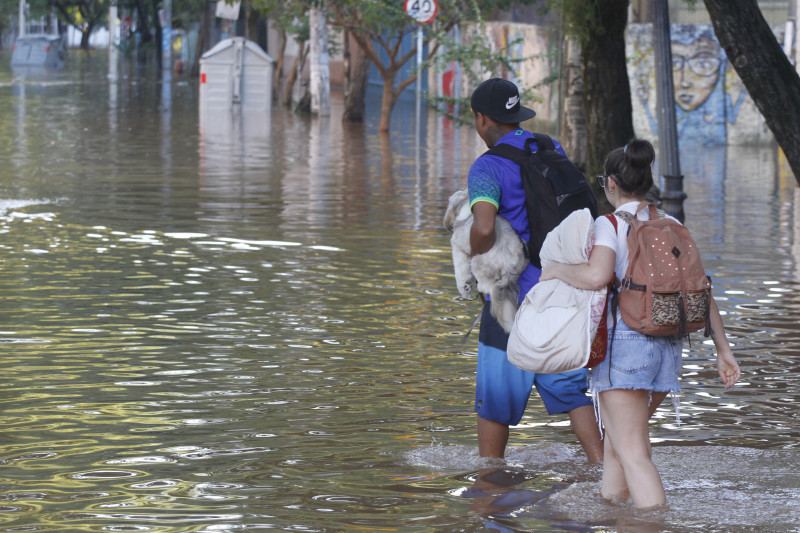 Conforme os dados das 18h desta terça-feira (7), 159.036 pessoas estão desalojadas e 131 desaparecidas