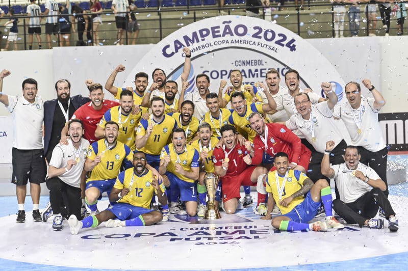 Primeiro lugar no ranking inaugural da Fifa, Brasil é onze vezes campeão continental e cinco vezes campeão mundial