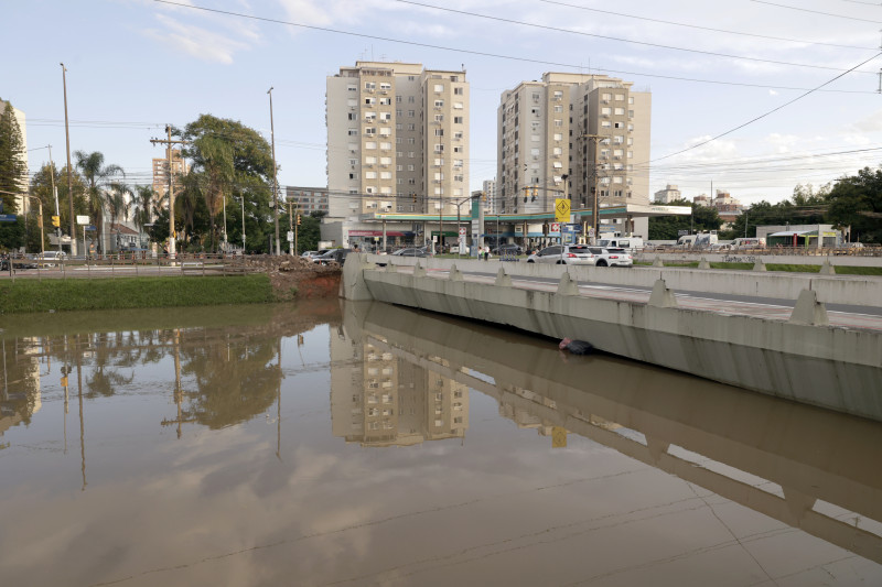 A previsão da MetSul Meteorologia indica tempo chuvoso até segunda-feira