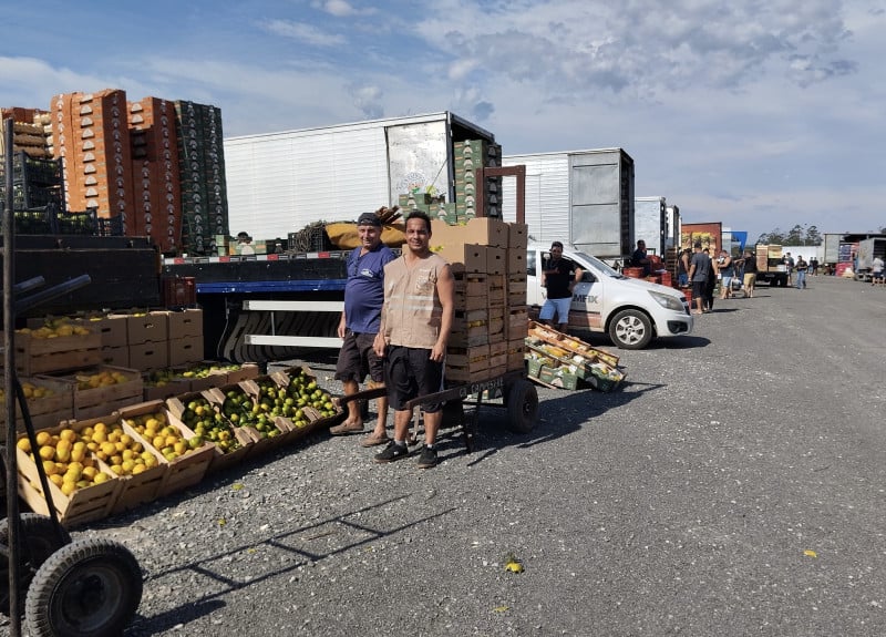 Produtores e atacadistas já se instalaram para retomar venda de itens ao varejo