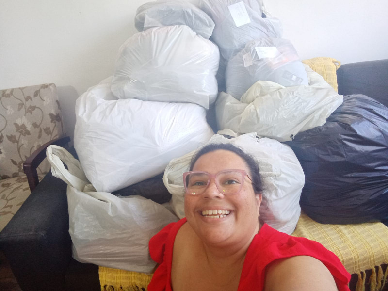 Viviane Lemos, empreendedora da BPSPOA, organiza doações de roupas plus size Foto: ARQUIVO PESSOAL/DIVULGAÇÃO/JC