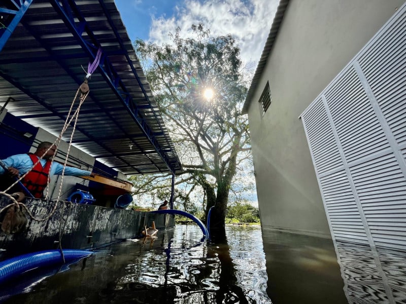 T&eacute;cnicos conseguiram tirar a &aacute;gua da esta&ccedil;&atilde;o e fazer reparos na parte el&eacute;trica