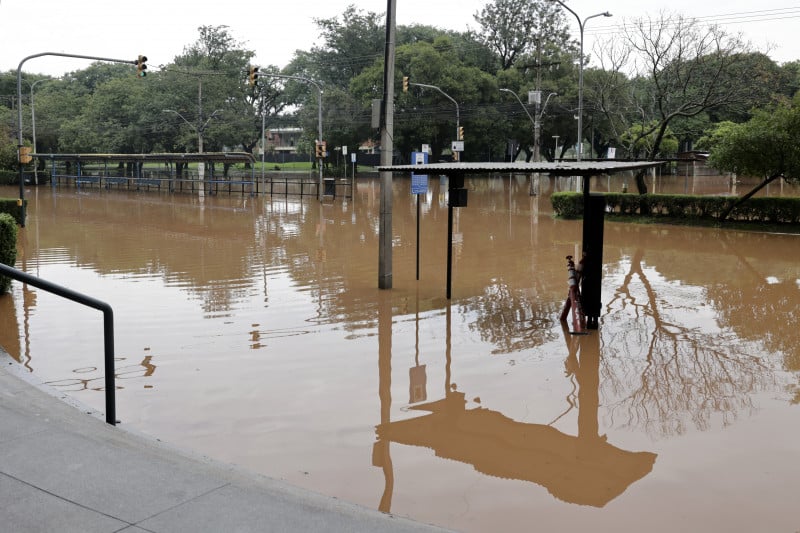 Das 144 obras previstas no sistema de proteção contra cheias, 45 estão em andamento