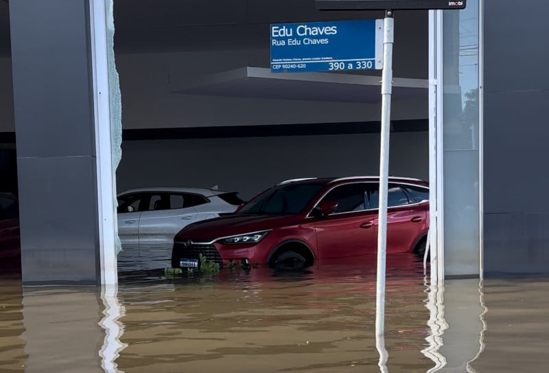 Leilões oferecem veículos atingidos pelas enchentes por valores até 60% mais baratos