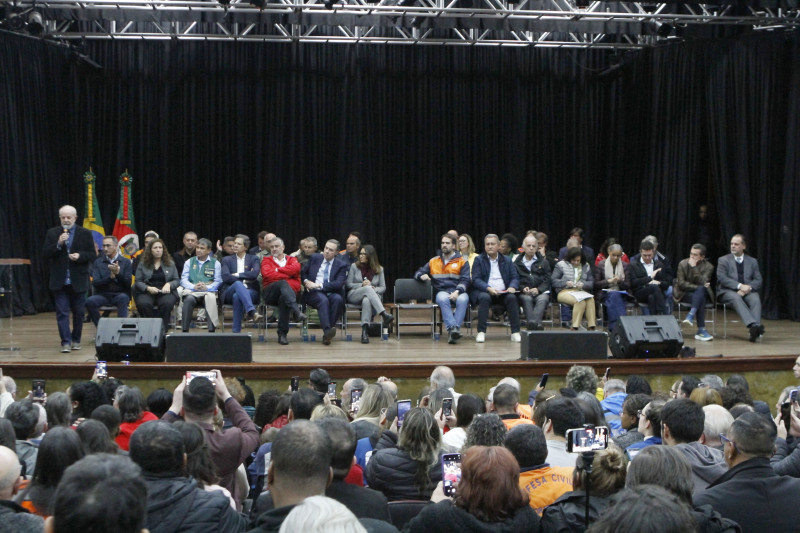 Comitiva de Lula e ministros participou de ato em São Leopoldo para anúncio de novas medidas ao RS