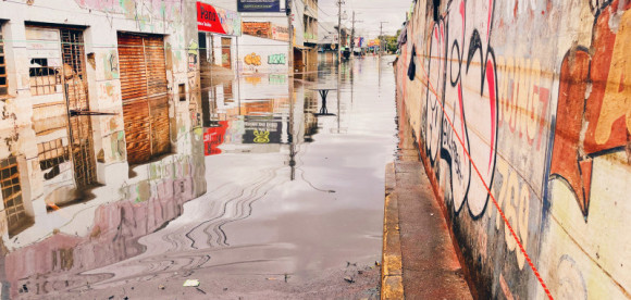 Água recua em Canoas, mas 100 mil pessoas seguem fora de casa