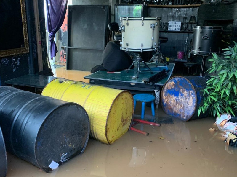 Estúdio Legato, espaço para artistas musicais localizado no bairro São Geraldo, foi um dos muitos equipamentos culturais de Porto Alegre arrasados pela enchente