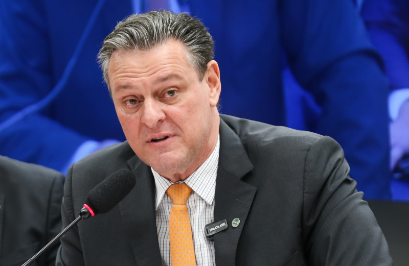 Ministro diz que após quatro dias do primeiro edital, o arroz subiu 30%