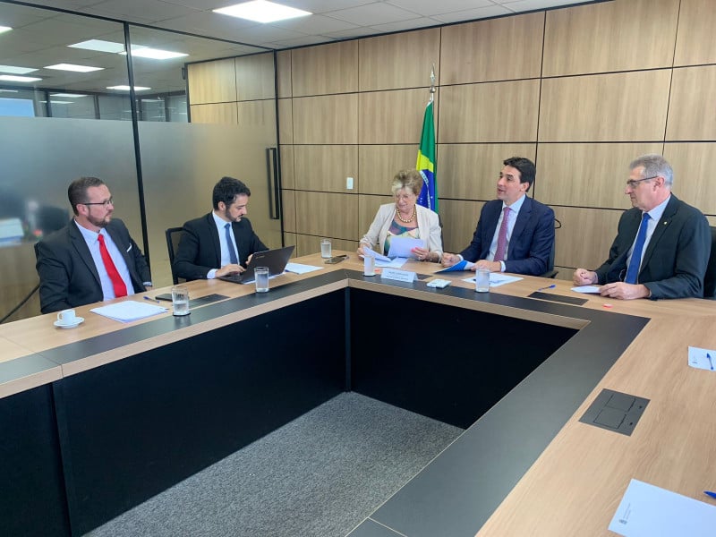 Prefeita também abordou a possibilidade de obras para ampliação da pista