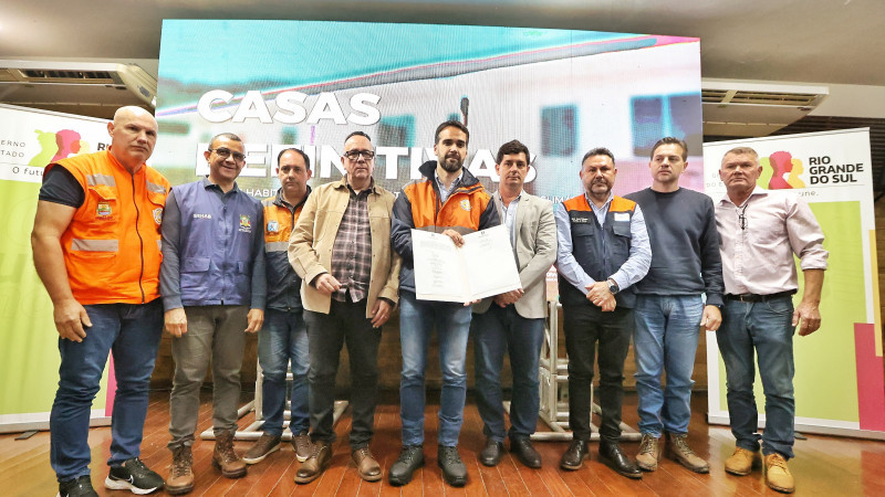 No total, 553 casas serão construídas com recursos públicos e privados