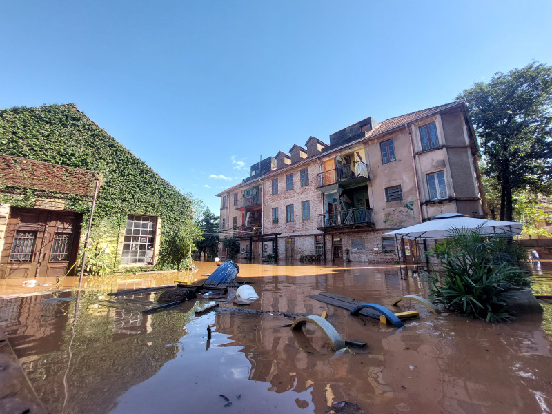 Centro cultural, instalado em conjunto de edifícios datado de 1928, foi duramente afetado pela enchente em Porto Alegre; espaço prepara campanha para arrecadar recursos