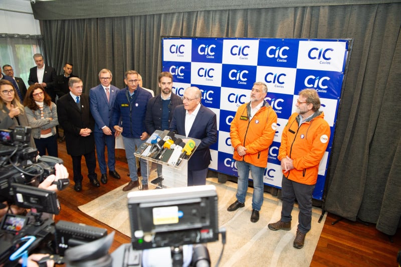 Alckmin confirma ações para retomar atividade econômica do RS