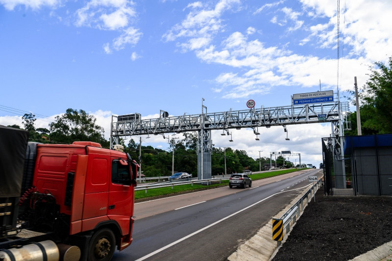 Cobrança da tarifa nos seis pórticos retorna após um mês de parada em função dos estragos causados pelas chuvas no RS