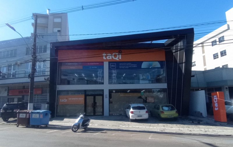 {'nm_midia_inter_thumb1':'https://www.jornaldocomercio.com/_midias/jpg/2024/05/27/206x137/1_minuto_varejo_taqi_loja_aberta_carlos_barbosa_jornal_do_comercio-10578191.jpg', 'id_midia_tipo':'2', 'id_tetag_galer':'', 'id_midia':'6654ff49abf23', 'cd_midia':10578191, 'ds_midia_link': 'https://www.jornaldocomercio.com/_midias/jpg/2024/05/27/minuto_varejo_taqi_loja_aberta_carlos_barbosa_jornal_do_comercio-10578191.jpg', 'ds_midia': 'Minuto Varejo - lojas - comércio - rede TaQi - mobiliário - móveis - materiais de construção - filial Carlos Barbosa - consumo -  ', 'ds_midia_credi': 'TAQI/DIVULGAÇÃO/JC', 'ds_midia_titlo': 'Minuto Varejo - lojas - comércio - rede TaQi - mobiliário - móveis - materiais de construção - filial Carlos Barbosa - consumo -  ', 'cd_tetag': '1', 'cd_midia_w': '800', 'cd_midia_h': '505', 'align': 'Left'}