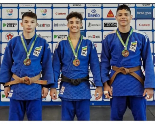 Trio de judocas do Grêmio Náutico União conquista medalha de bronze em Portugal
