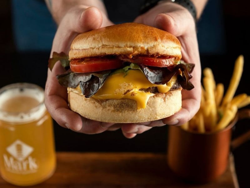 A Mark Hamburgueria voltou a operar na Cidade Baixa Foto: MARK HAMBURGUERIA/INSTAGRAM/REPRODUÇÃO/JC