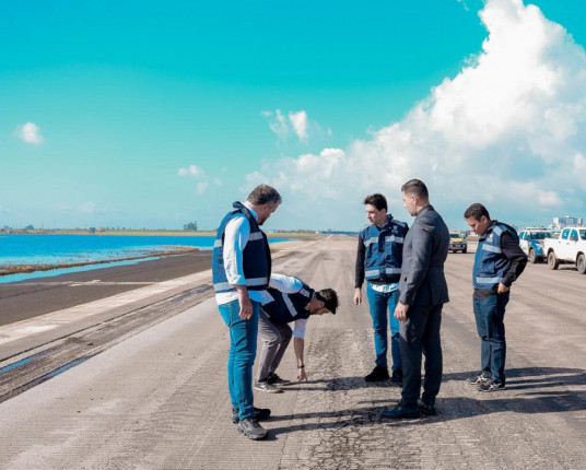 Anac começa vistoria sobre impactos da cheia no Aeroporto Salgado Filho