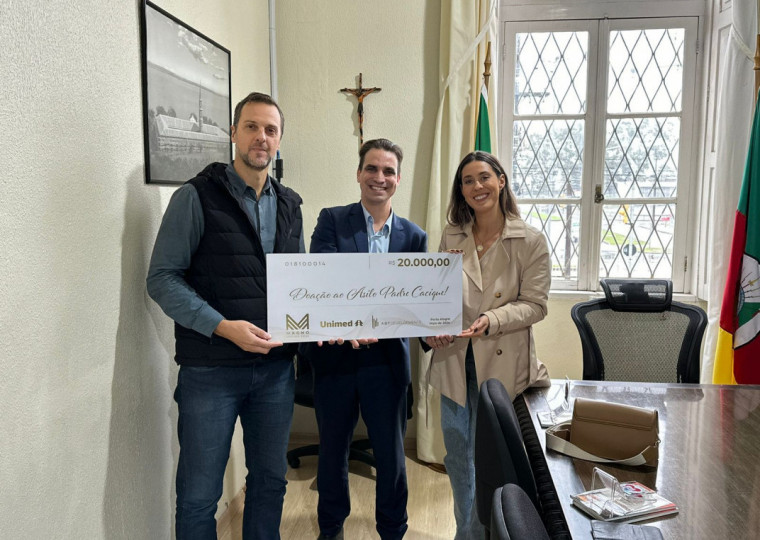 O gerente de Marketing da ABF, Alessander Bellaver, o vice-presidente do Asilo Padre Cacique, Gustavo Samara, e a coordenadora de Marketing da ABF, Luiza Guedes