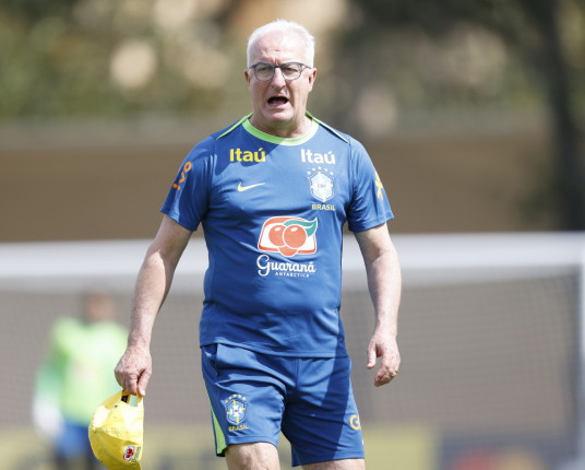 Dorival quer 'definir padrão' da seleção para Copa América em aclimatização nos EUA