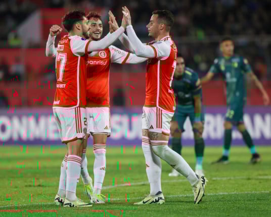 Na Bolívia, Inter bate o Real Tomayapo com time misto