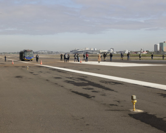 Aeroporto de Porto Alegre pode ter reparos na pista em junho