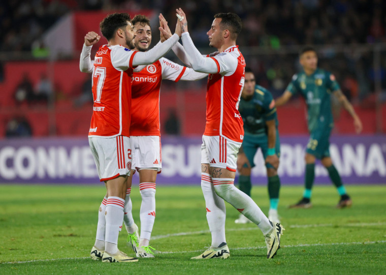 Colorado foi dominante e venceu com gols de Bruno Gomes e Alario