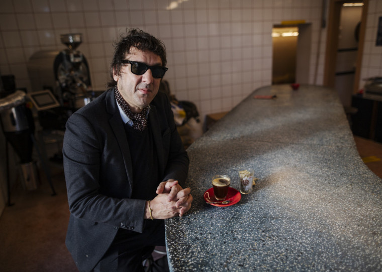 Obra reúne 100 canções que receberam versos de Marcelo Gross, incluindo quatro inéditas