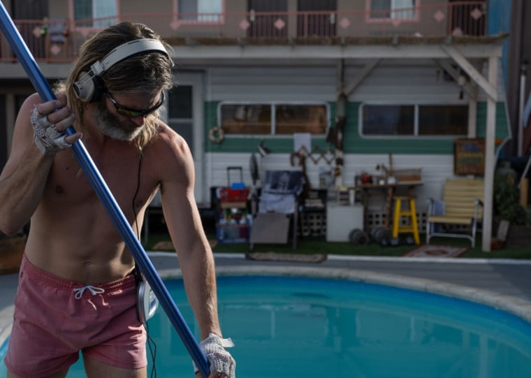 Comédia teve a sua première no Festival de Toronto e traz no elenco os indicados ao Oscar Annette Bening, Danny DeVito e Jennifer Jason Leigh