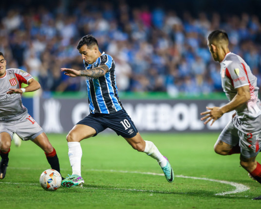 Grêmio empata com o Estudiantes e fica em segundo no Grupo C