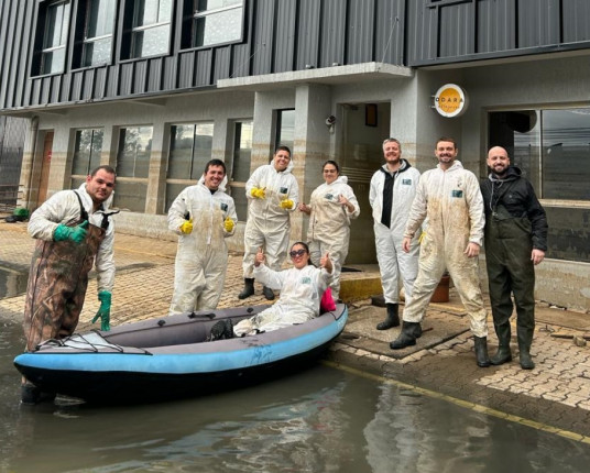 Marca de alfajores atingida pela cheia paga salários com pré-venda solidária
