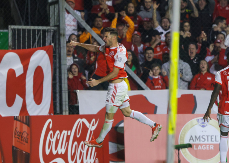 Autor do único gol da partida, Alario foi o herói da classificação colorada