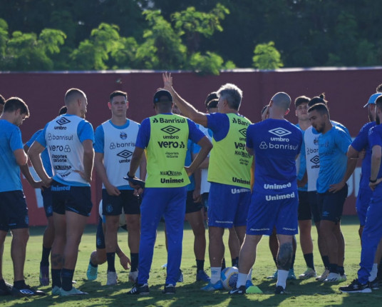 Grêmio inicia semana no Rio de Janeiro com foco total no Brasileirão