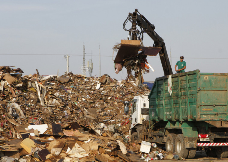 Cerca de 50 mil toneladas ainda aguardam destinação definitiva