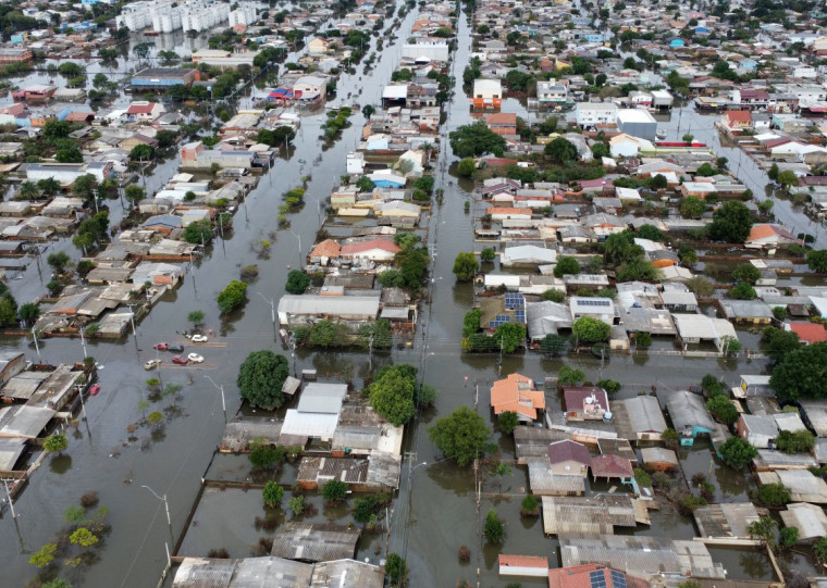 No período mais crítico, as cheias dos rios dos Sinos e Jacuí inundaram 60% da cidade