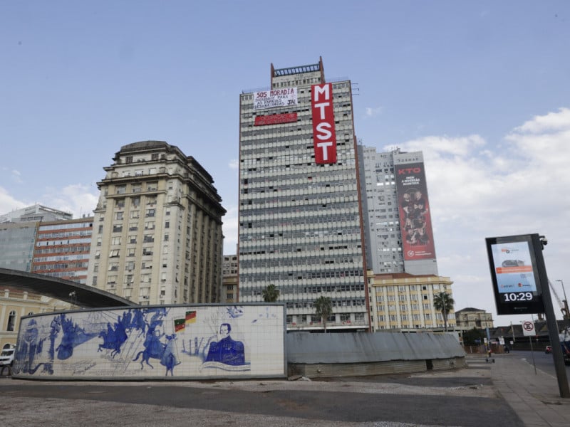 Prédio do INSS no Centro de Porto Alegre será utilizado para moradia