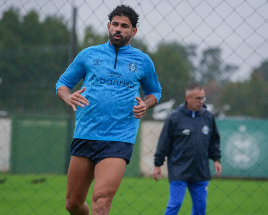 Diego Costa tem lesão, para por dois meses, e Grêmio registra 10ª contusão muscular no ano
