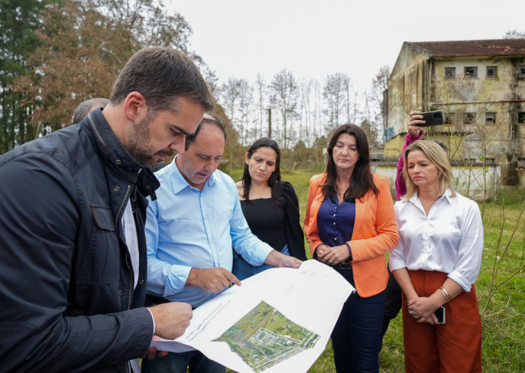 Governador visitou a &aacute;rea do Instituto Penal Mariante, onde devem ser erguidas as resid&ecirc;ncias