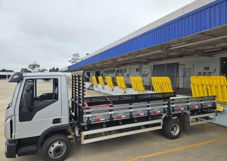 Pavilhão de cargas, que fica ao lado do terminal de passageiros, não teve danos da inundação