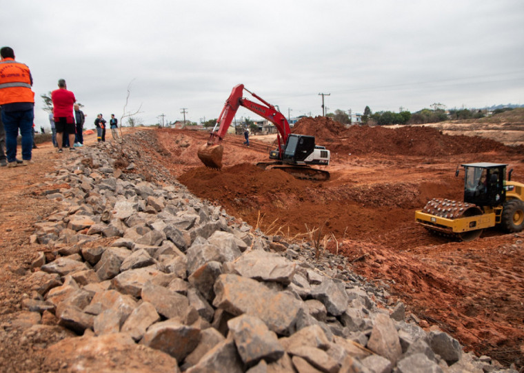 T&eacute;cnicos pretendem apresentar solu&ccedil;&otilde;es contra novas enchentes